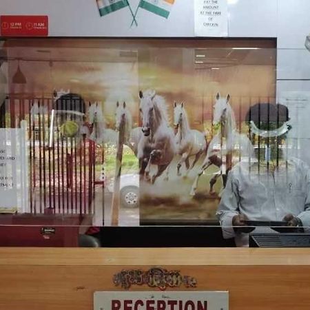 Collection O 3761 Hotel Shree Datta Indore Exterior foto