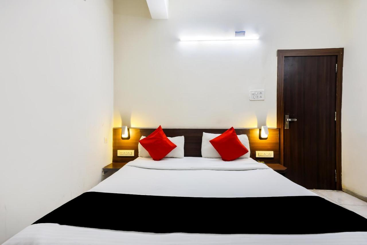 Collection O 3761 Hotel Shree Datta Indore Exterior foto