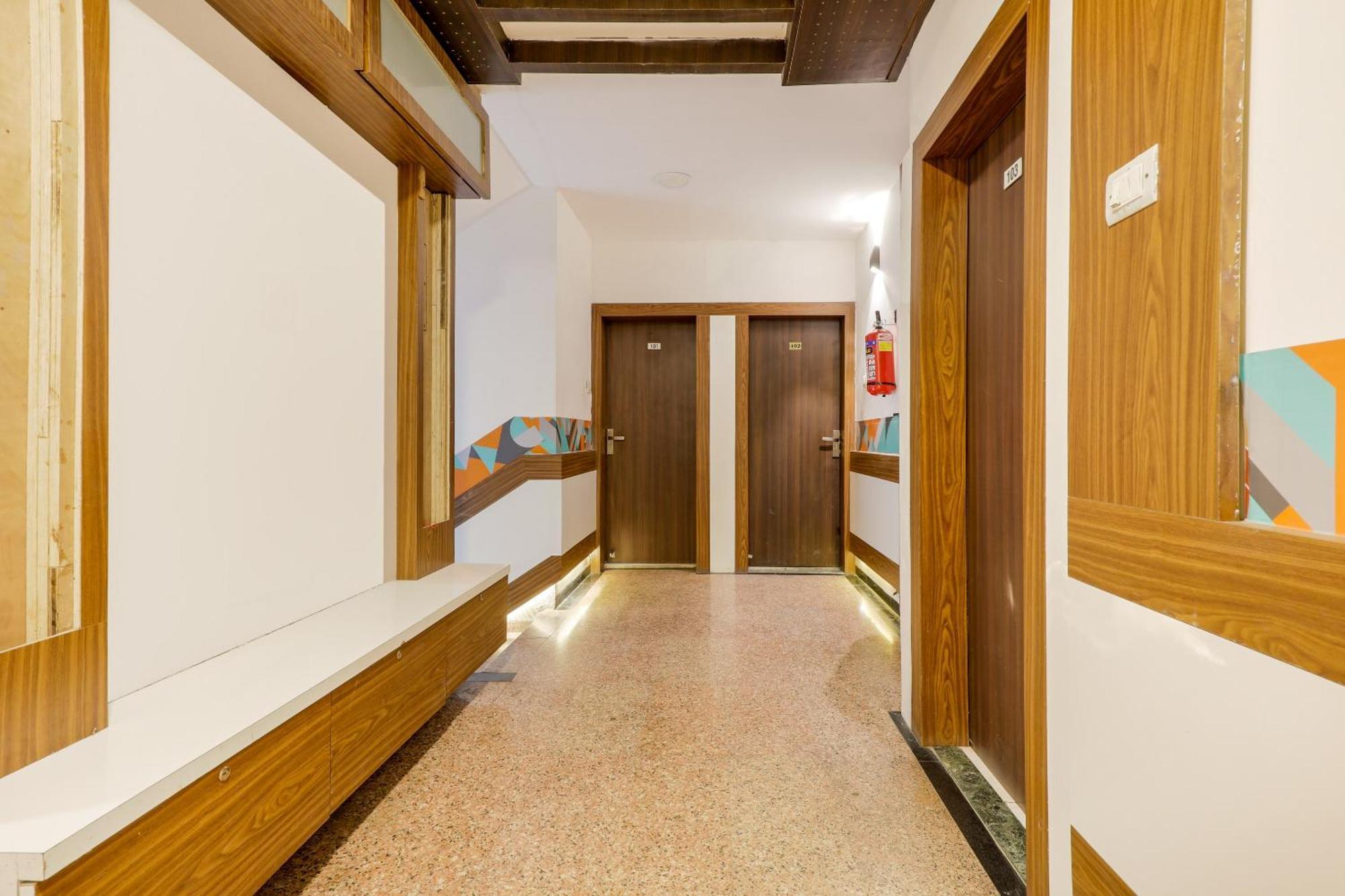 Collection O 3761 Hotel Shree Datta Indore Exterior foto