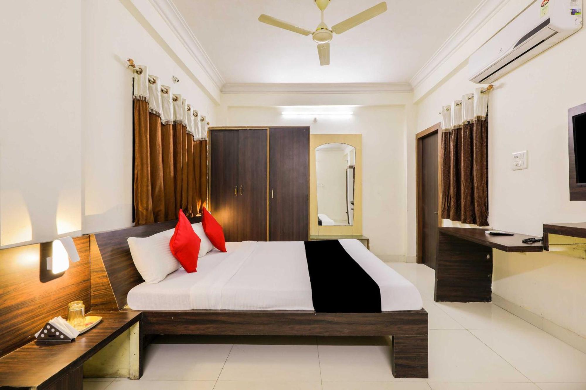 Collection O 3761 Hotel Shree Datta Indore Exterior foto